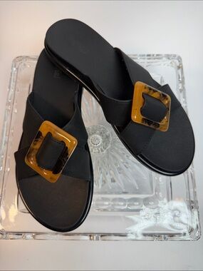 OluKai La’i Black Slide Sandals with Tortoiseshell Buckle size 7- new
